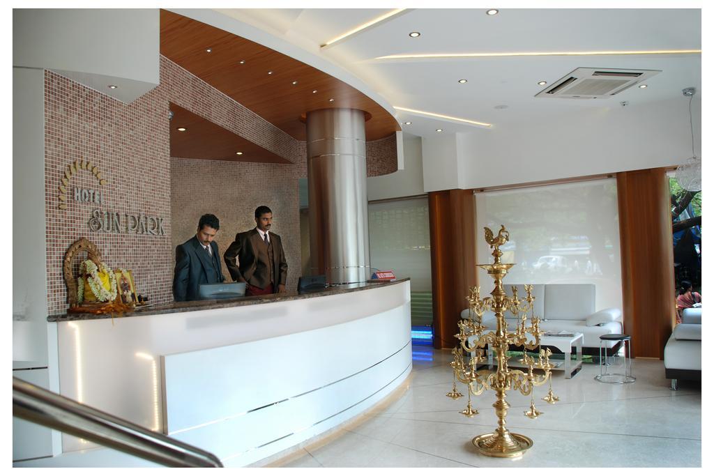 Hotel Sun Park Pondicherry Bagian luar foto
