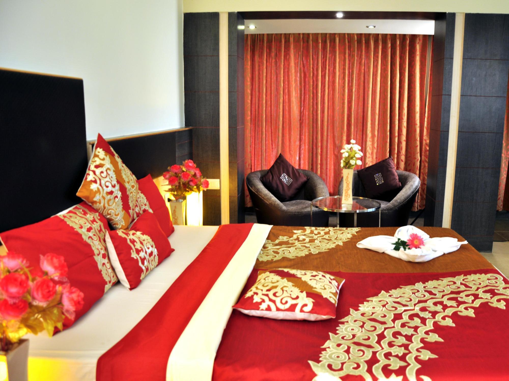 Hotel Sun Park Pondicherry Bagian luar foto