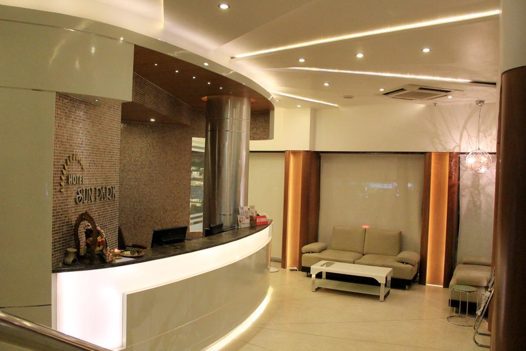 Hotel Sun Park Pondicherry Bagian luar foto
