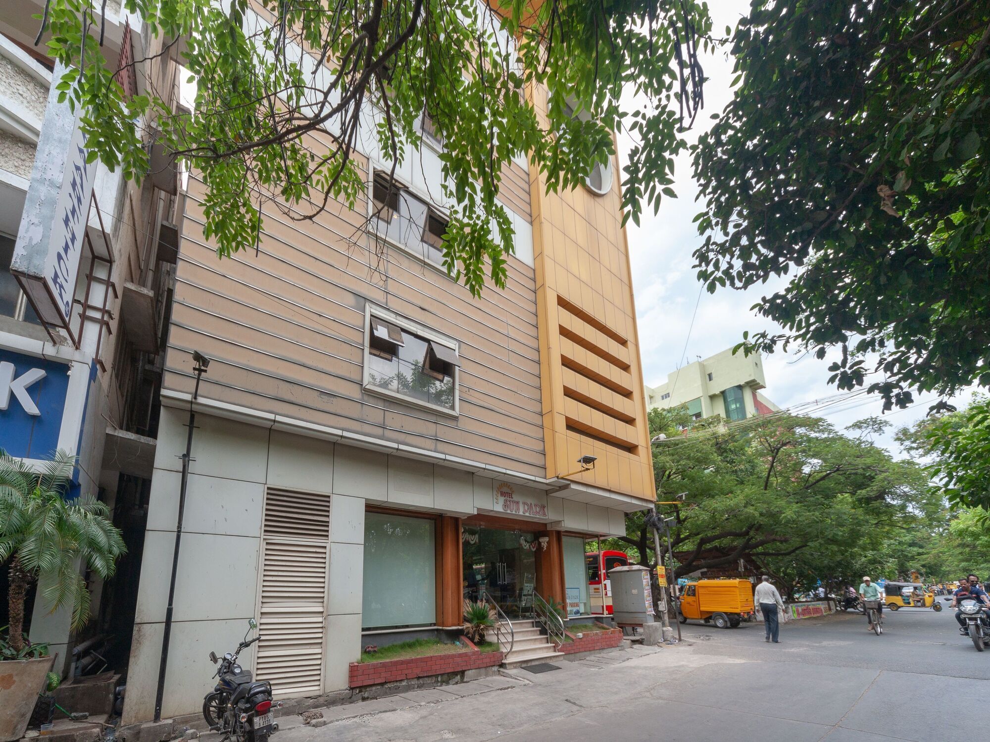Hotel Sun Park Pondicherry Bagian luar foto